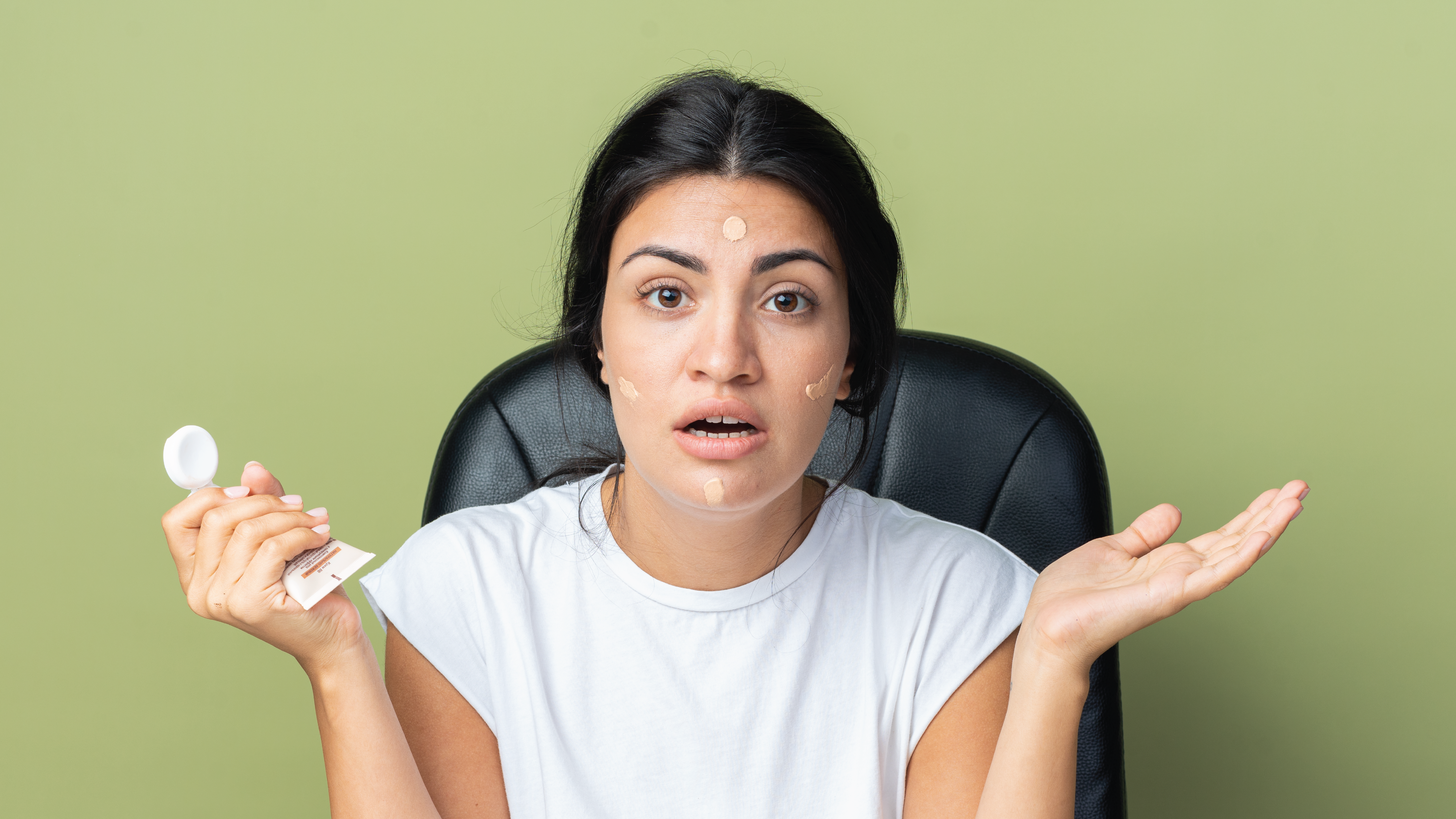 Tips Samarkan Bekas Luka di Wajah dengan Makeup